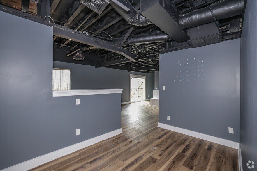 More Photos Of 4641 S Braden Ave, Tulsa Office For Sale