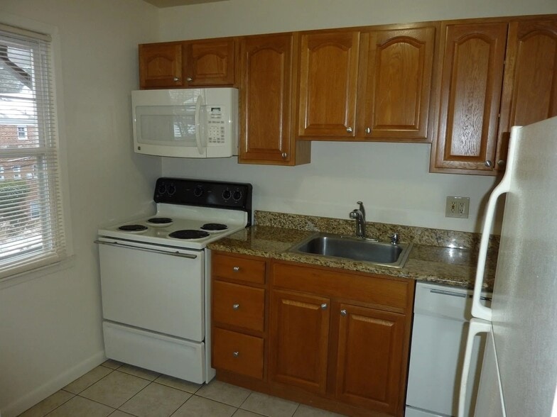 More Photos Of 14 Walden Pl, Montclair Apartments For Sale