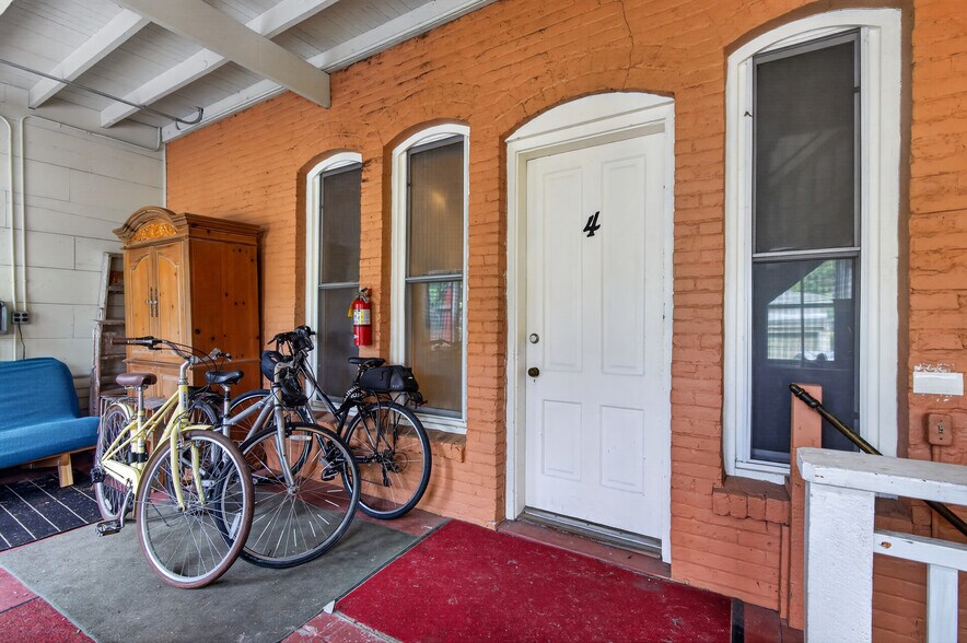 More Photos Of 446 Madison St NE, Minneapolis Multifamily For Sale
