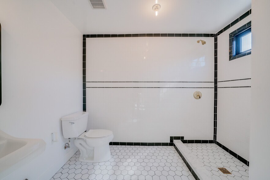 More Photos Of 6012 York Blvd, Los Angeles Office For Lease