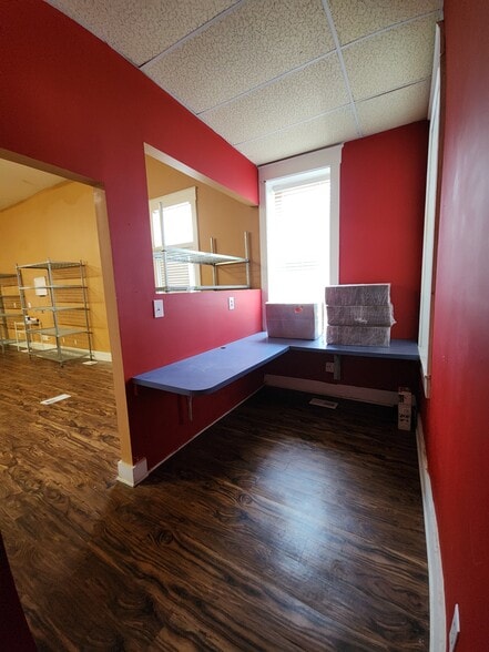 More Photos Of 1160-1164 S Brook St, Louisville Storefront Retail Office For Sale