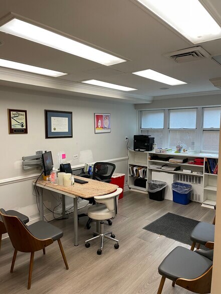 More Photos Of 120 E 36th St, New York Medical For Sale