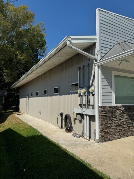 More Photos Of 276 E Pine St, Ponchatoula Office For Sale