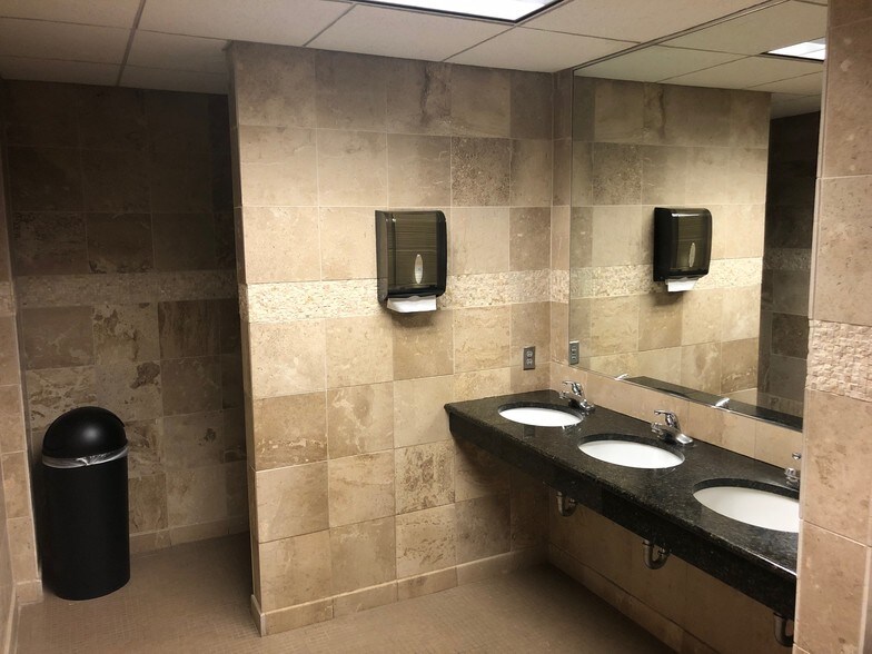 More Photos Of 8800 W State Highway 7, Saint Louis Park Office For Lease