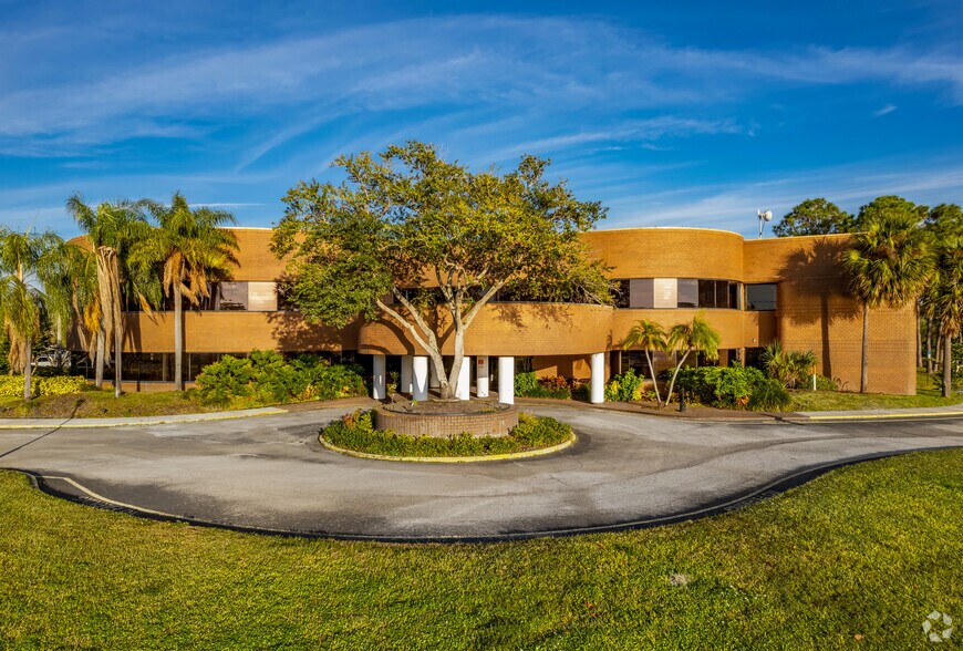 More Photos Of 13575 58th St N, Clearwater Office For Sale