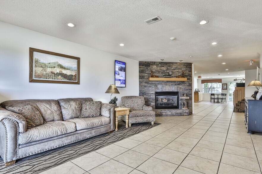 More Photos Of 43 Coosawatee Drive, East Ellijay Hotel For Sale