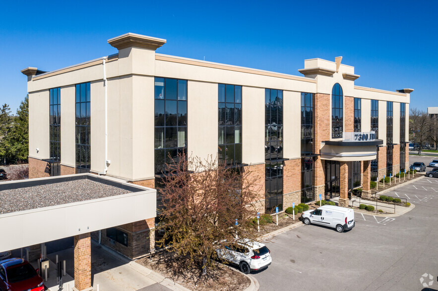 Primary Photo Of 7300 France Ave S, Edina Medical For Lease