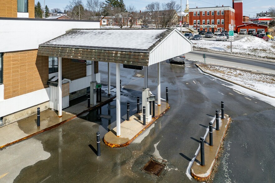 More Photos Of 14 Sweden St, Caribou Bank For Sale