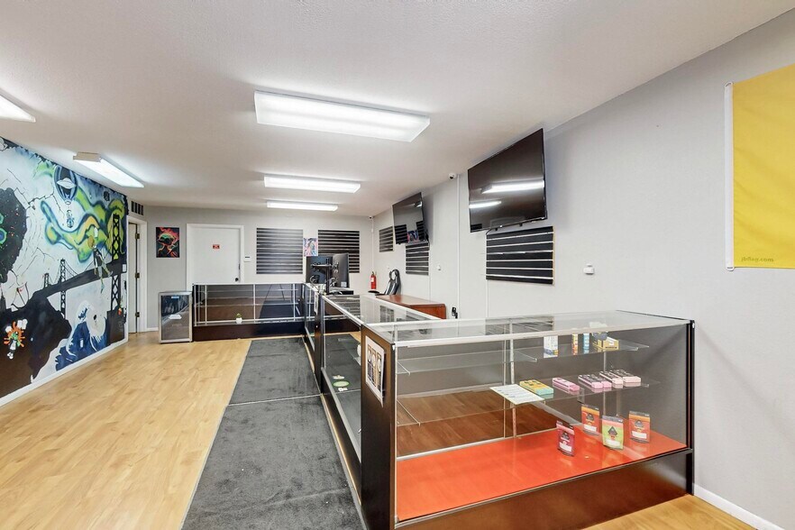 More Photos Of 516 Chama St NE, Albuquerque Office For Sale
