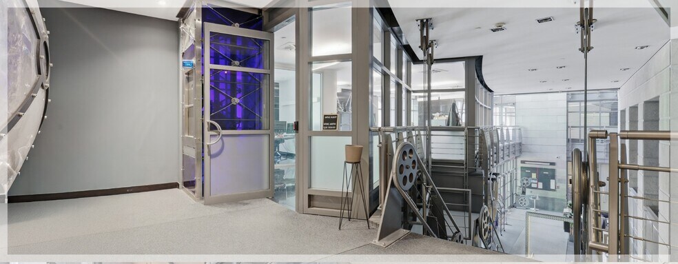 More Photos Of 3536 Boul Saint-Laurent, Montréal Office For Sale