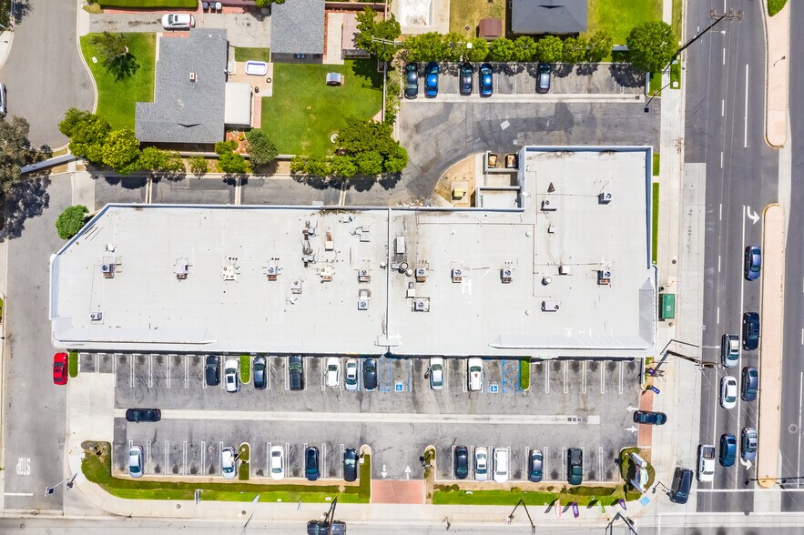 More Photos Of 500 N Azusa Ave, West Covina Storefront For Lease