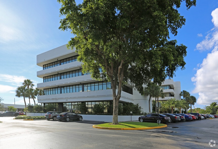 More Photos Of 4710 NW 2nd Ave, Boca Raton Office For Lease