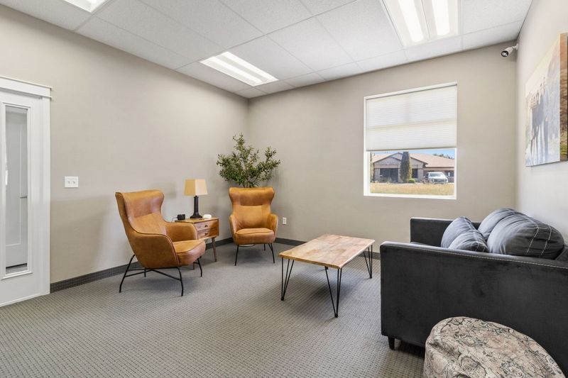 More Photos Of 236 River Vista Pl, Twin Falls Office For Lease