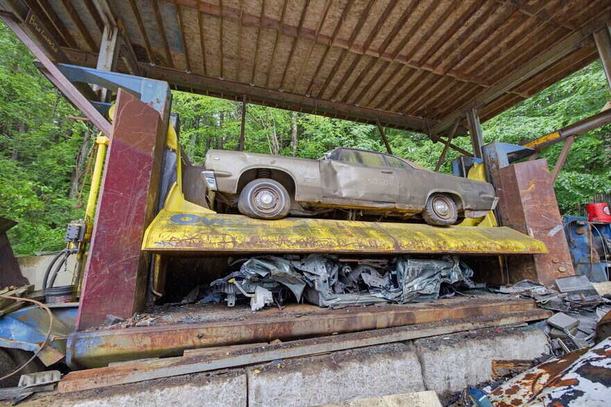 More Photos Of 428 Railroad St, Thomaston Industrial For Sale