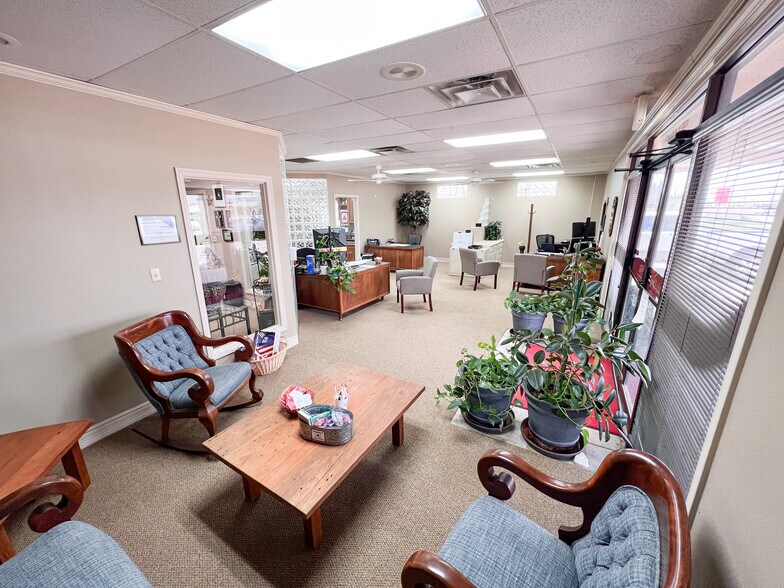 More Photos Of 4200 N Midland Dr, Midland Office For Lease