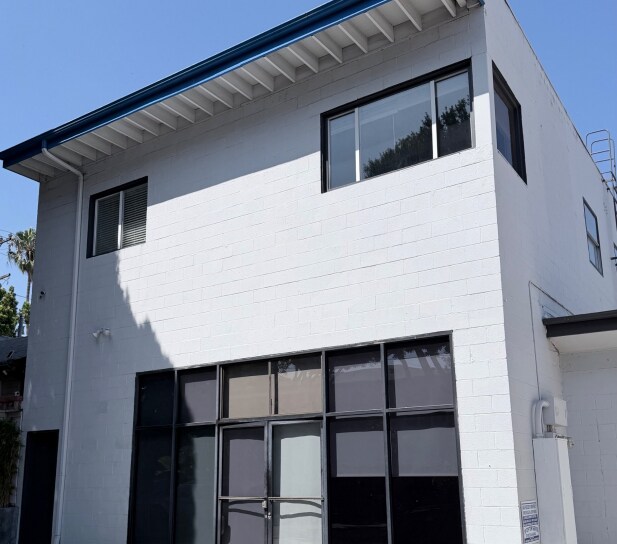 More Photos Of 3201 Santa Monica Blvd, Santa Monica Freestanding For Lease