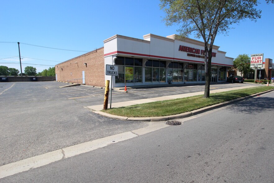 More Photos Of 5309 Touhy Ave, Skokie Freestanding For Sale