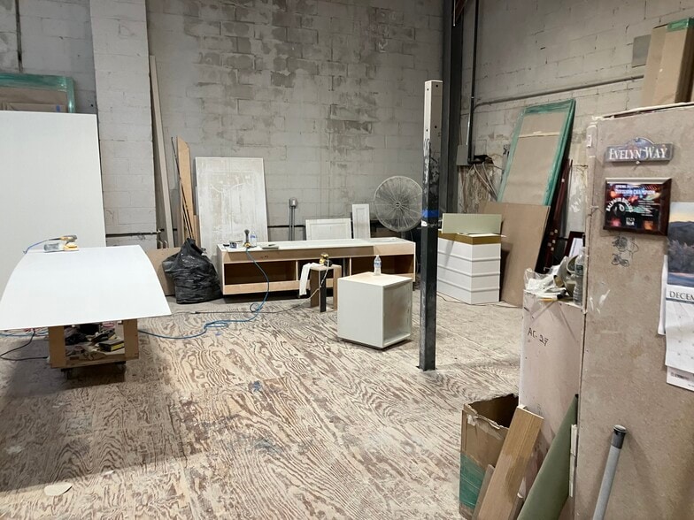 More Photos Of 958 Church St, Baldwin Warehouse For Lease