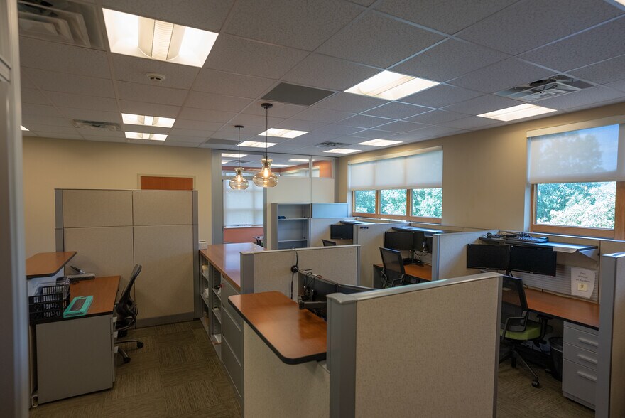 More Photos Of 150 Scharberry Ln, Mars Office For Lease