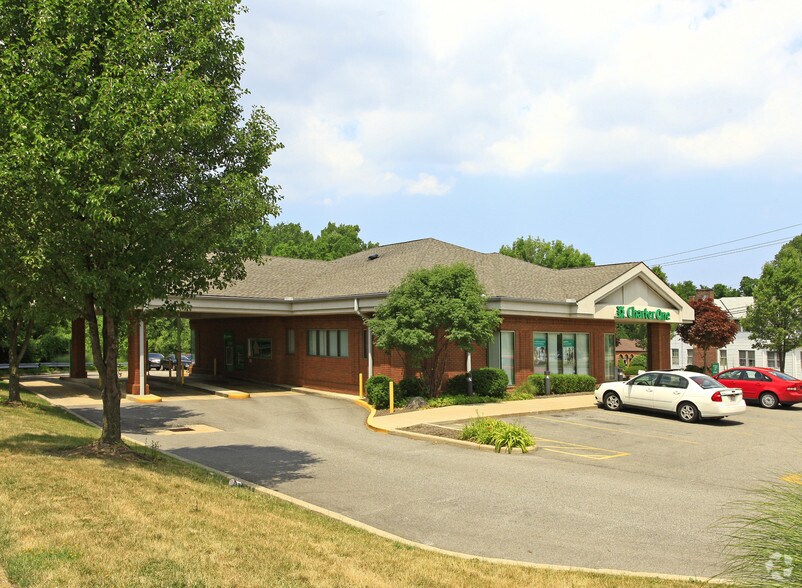 More Photos Of 690 Richmond Rd, Richmond Heights Bank For Sale