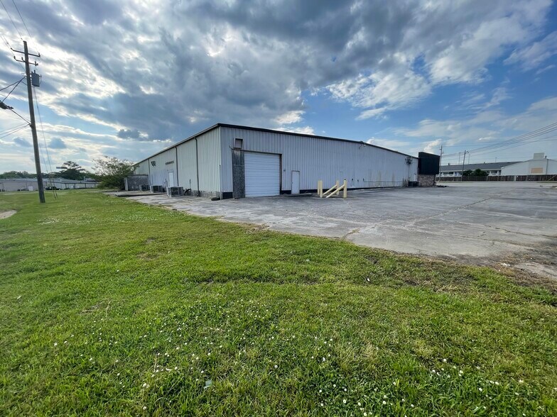 More Photos Of 134 Elm St, Anniston Freestanding For Lease