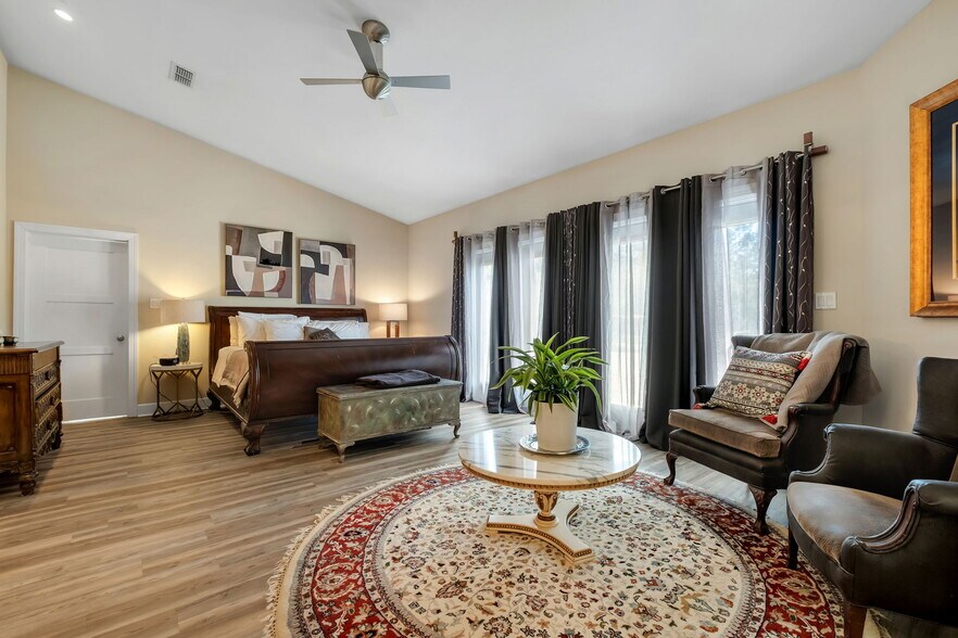 More Photos Of , Quincy Unknown For Sale