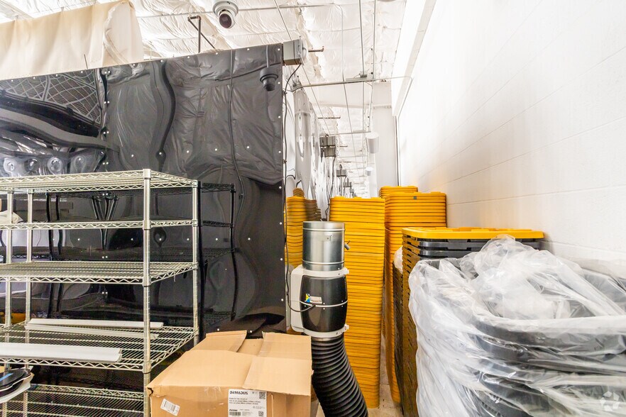 More Photos Of 301 E Laurel Ave, Lompoc Warehouse For Sale