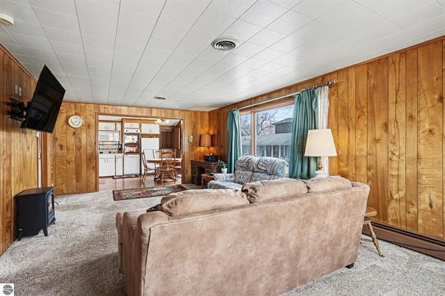 More Photos Of 1100 E Bay St, East Tawas Hotel For Sale