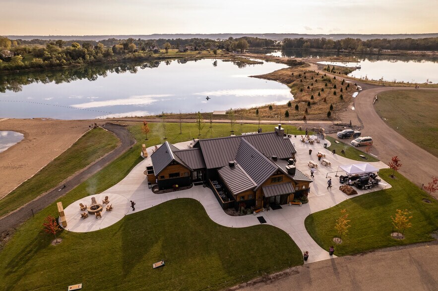 More Photos Of 1583 Spring Bay Rd, Spring Bay Hotel For Sale