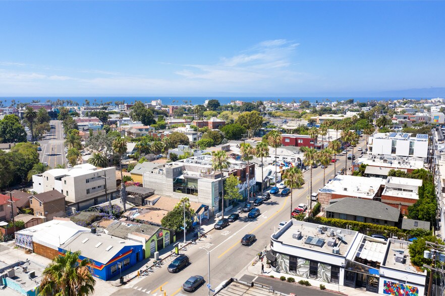 More Photos Of 1212 Abbot Kinney Blvd, Venice Loft Creative Space For Sale