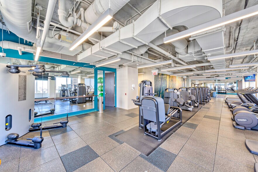 More Photos Of 200 W Jackson Blvd, Chicago Office For Lease