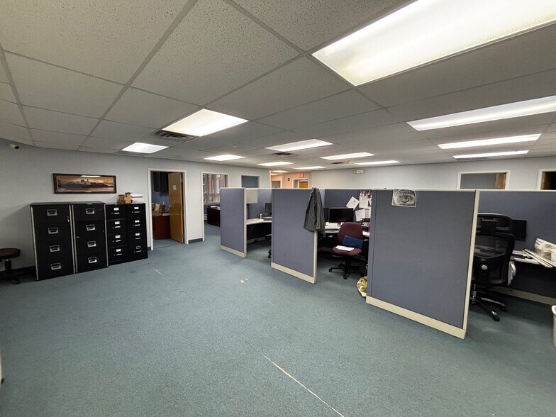 More Photos Of 1654 King St, Enfield Office For Lease