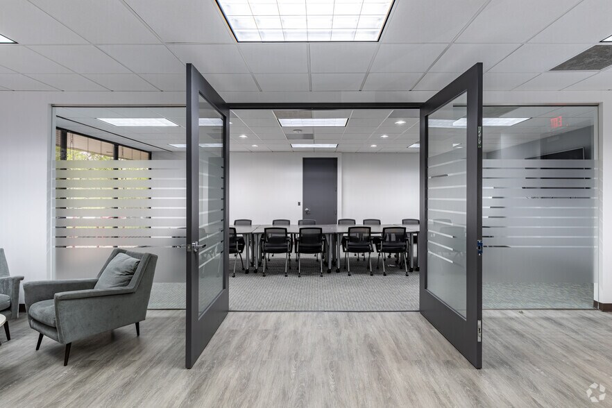 More Photos Of 180 Interstate N Pky SE, Atlanta Office For Lease