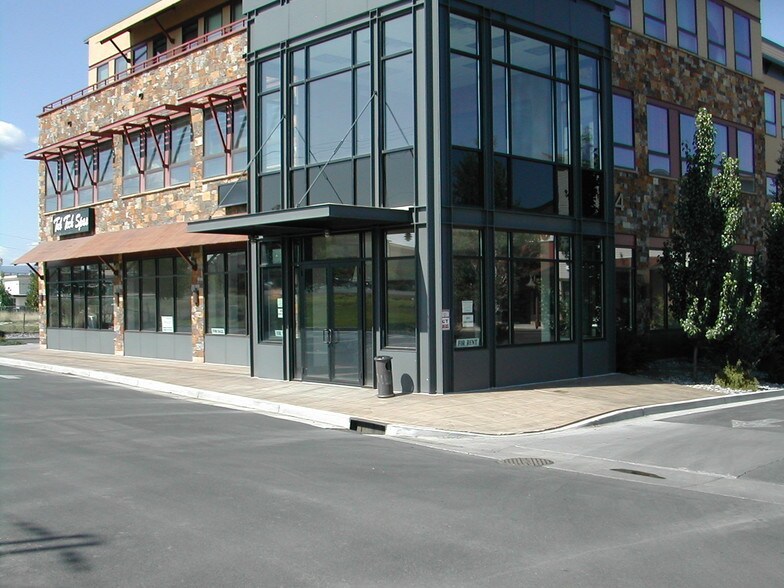 More Photos Of 1404 Hawk Pky, Montrose Medical For Lease