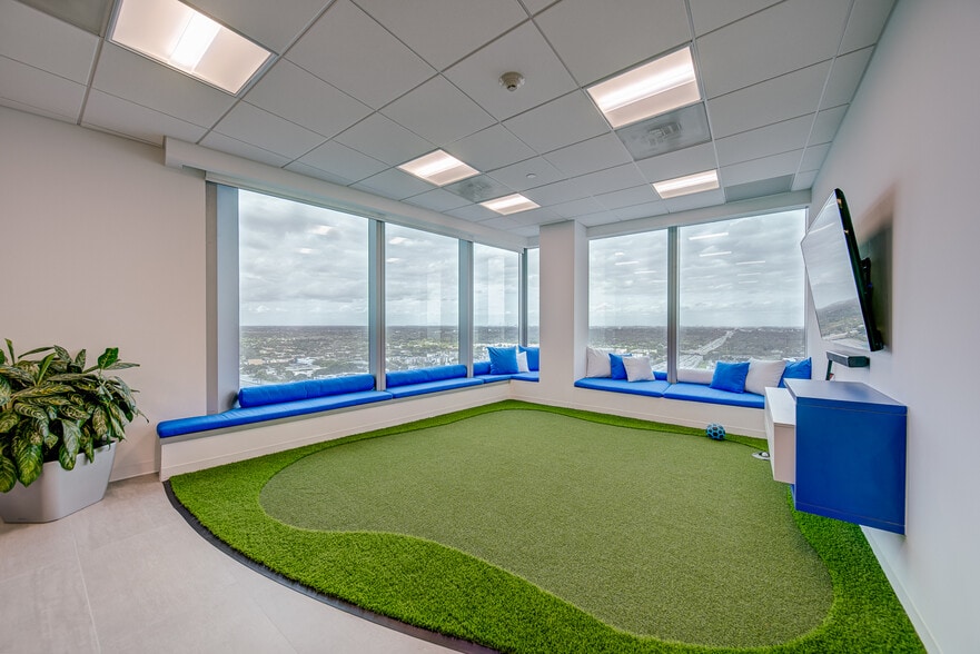 More Photos Of 8950 SW 74th Ct, Miami Office For Lease