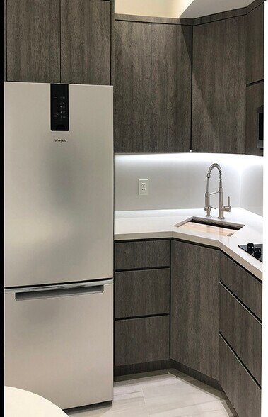 More Photos Of 1901-1925 Brickell Ave, Miami Apartments For Sale