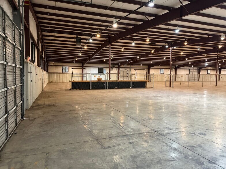 More Photos Of 225 Industrial Rd, Savannah Manufacturing For Sale