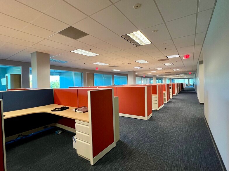 More Photos Of 5250 Corporate Dr, Troy Office For Lease
