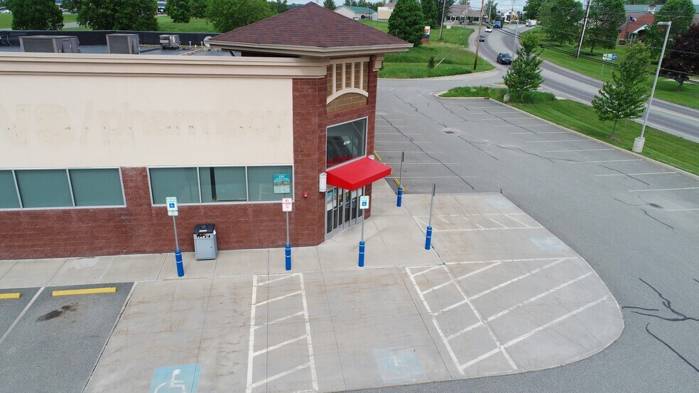 More Photos Of 4730 Us Route 5, Newport Drugstore For Lease