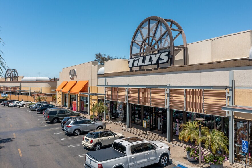 More Photos Of 1200-1290 Auto Park Way, Escondido Unknown For Lease