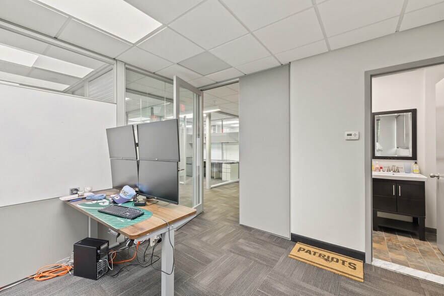 More Photos Of 80 Red Schoolhouse Rd, Chestnut Ridge Office For Lease