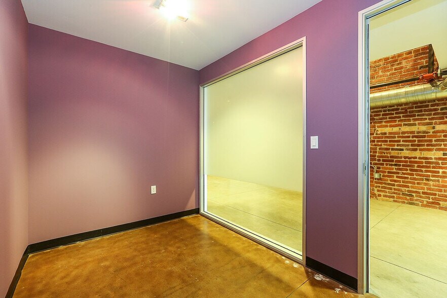 More Photos Of 1233-1235 Howard St, San Francisco Office For Sale
