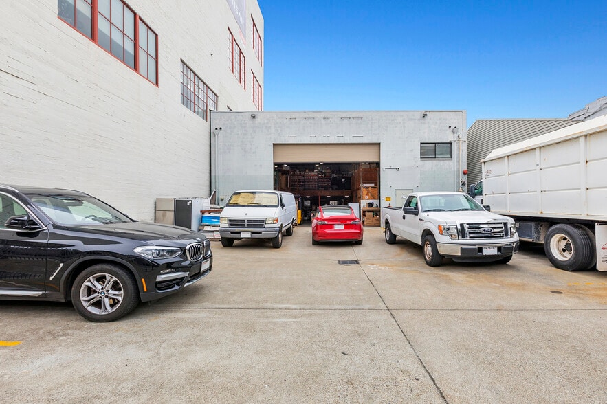 More Photos Of 479 10th St, San Francisco Service For Sale