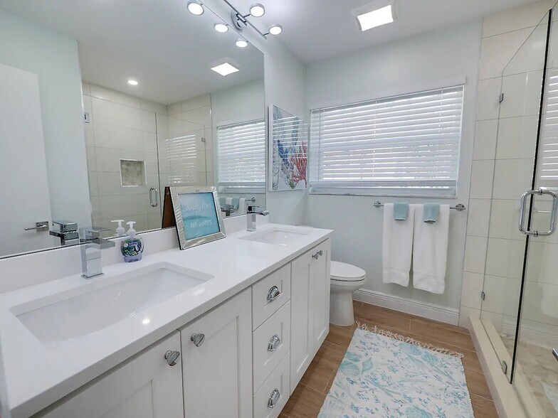 More Photos Of 101 Sandal Ln, Palm Beach Shores Apartments For Sale