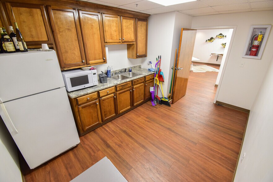 More Photos Of 2117 Jack Warner Pky, Tuscaloosa Office For Sale
