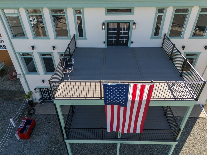 More Photos Of 17 W Front St, Keyport General Retail For Lease