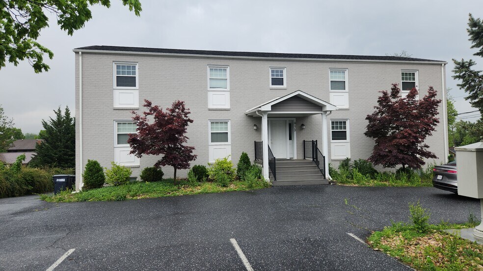 More Photos Of 958 College Ave, Harrisonburg Apartments For Sale