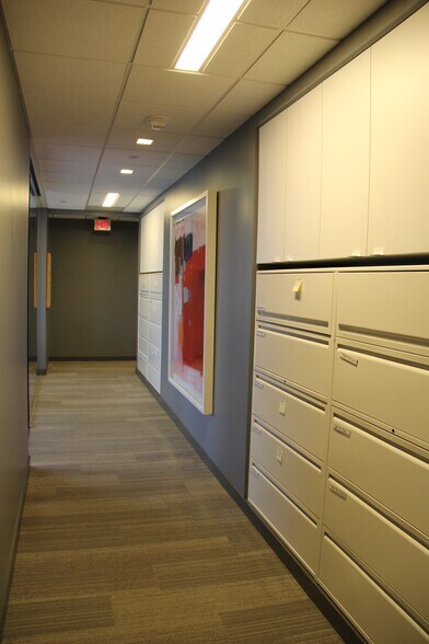 More Photos Of 100 N Tampa St, Tampa Office For Lease