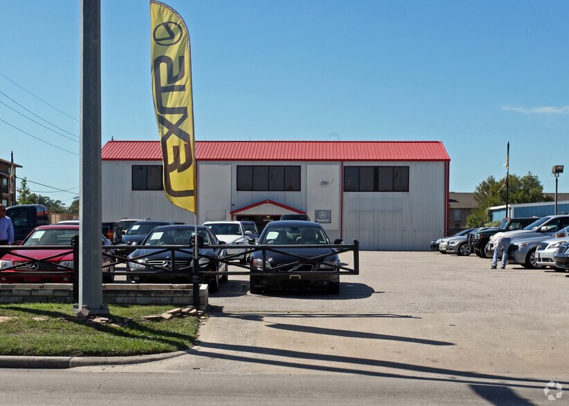 Primary Photo Of 15455 Kuykendahl Rd, Houston Auto Dealership For Sale