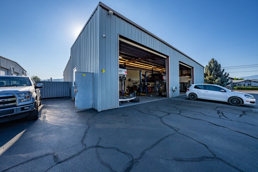 More Photos Of 3311 Biddle Rd, Medford Auto Repair For Sale